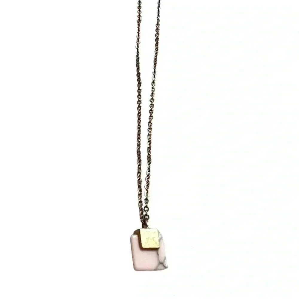 NWOT SIMPLE PINK AND GOLD MARBLE DESIGN DAINTY NECKLACE MATTE DISTRESSED METAL - Picture 2 of 2